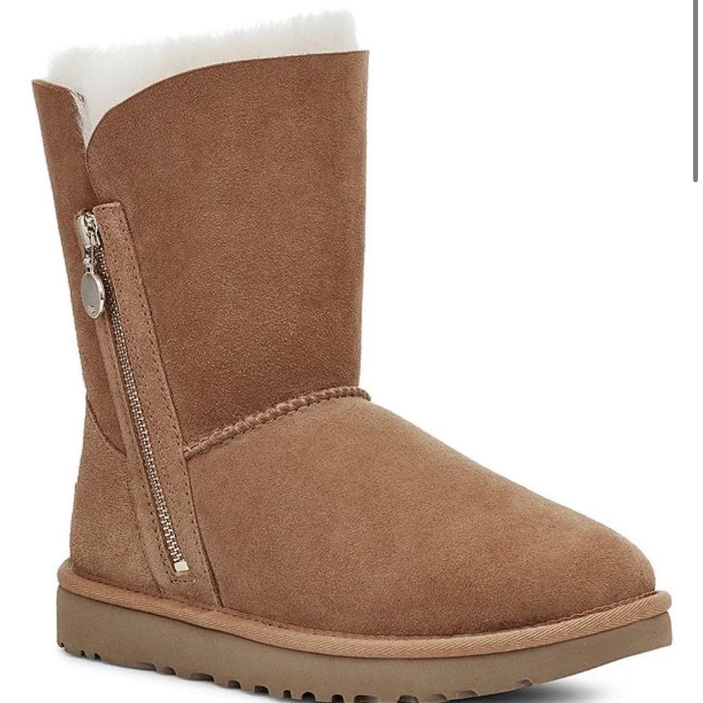 Ugg Bailey Short Boot